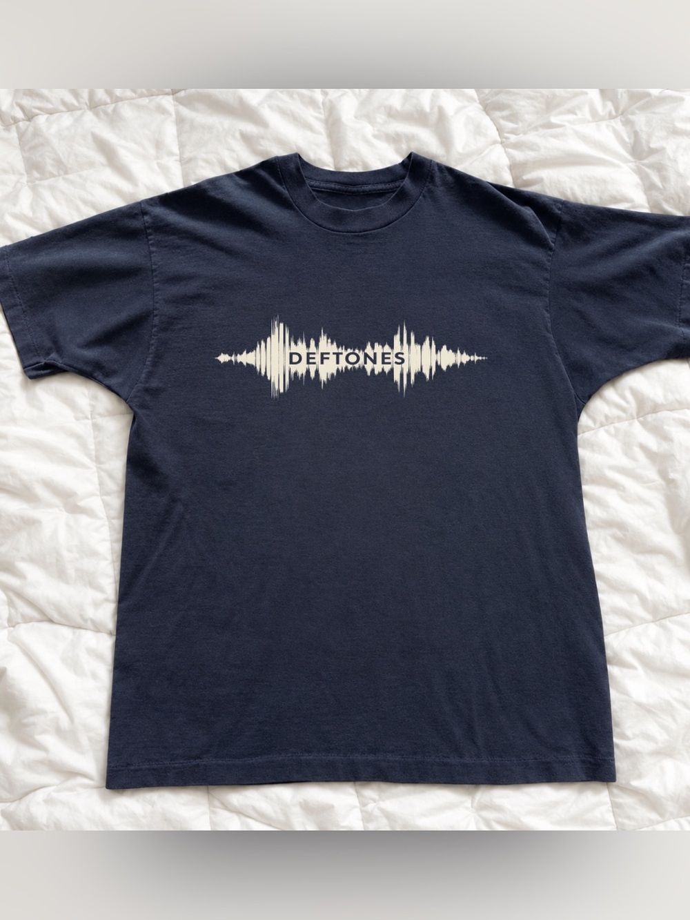 Black Men’s Deftones Wave Logo Headphones Graphic T-shirt